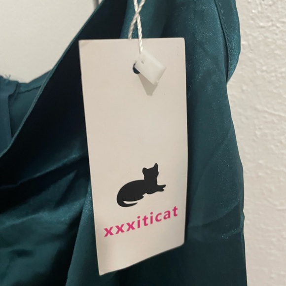 Green Cowlneck Midi Dress - Picture 3 of 3